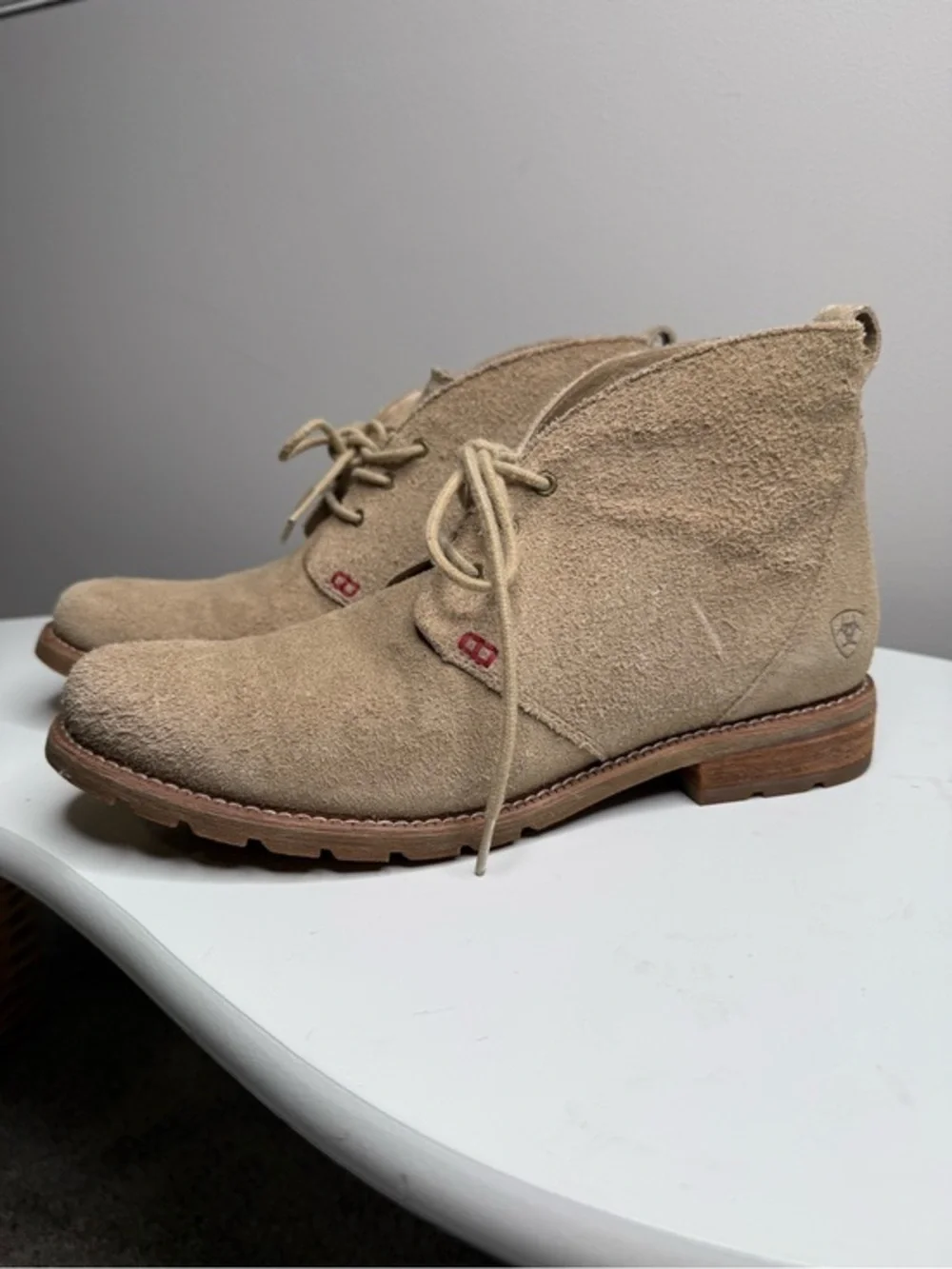 Ariat Beige Suede Chukka Boots size 10
